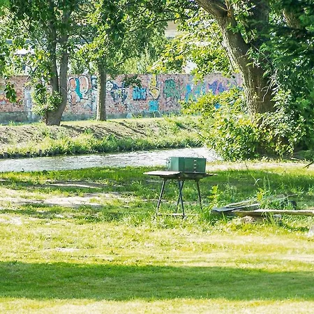 Gorgeous Stacaravan In 캠프장 다르워보